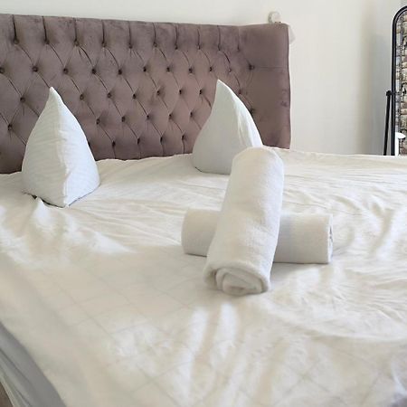 Комната С Двухместной Кроватью В Квартире С Общим Душем И Кухней, Double Room In A Guest Apartment, Camera La Cheie In Apartament Cu Dus, Bucatarie Comuna Chisinau Exterior photo