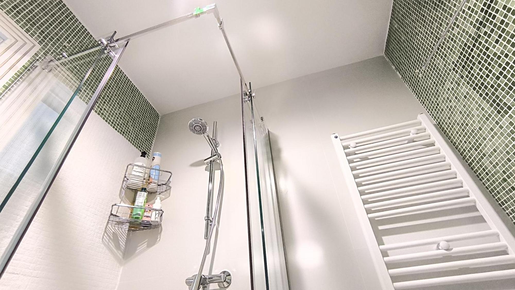Комната С Двухместной Кроватью В Квартире С Общим Душем И Кухней, Double Room In A Guest Apartment, Camera La Cheie In Apartament Cu Dus, Bucatarie Comuna Chisinau Exterior photo