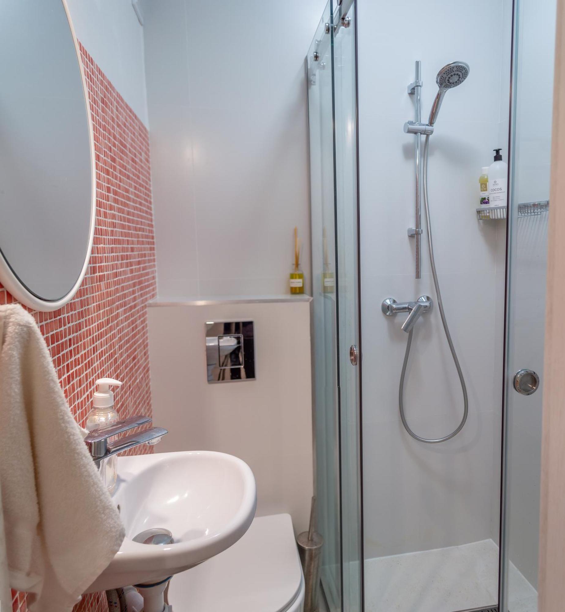 Комната С Двухместной Кроватью В Квартире С Общим Душем И Кухней, Double Room In A Guest Apartment, Camera La Cheie In Apartament Cu Dus, Bucatarie Comuna Chisinau Exterior photo