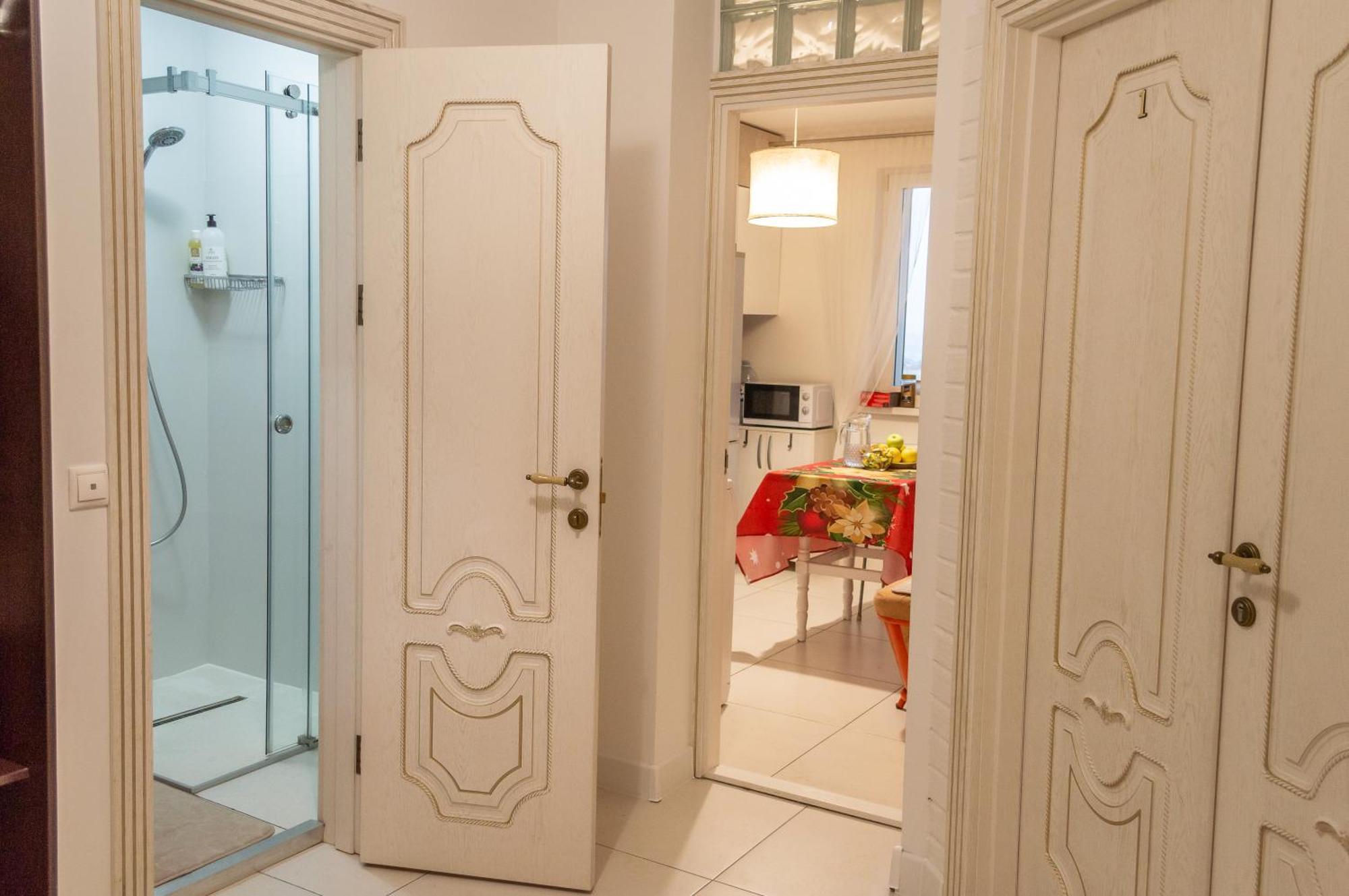 Комната С Двухместной Кроватью В Квартире С Общим Душем И Кухней, Double Room In A Guest Apartment, Camera La Cheie In Apartament Cu Dus, Bucatarie Comuna Chisinau Exterior photo